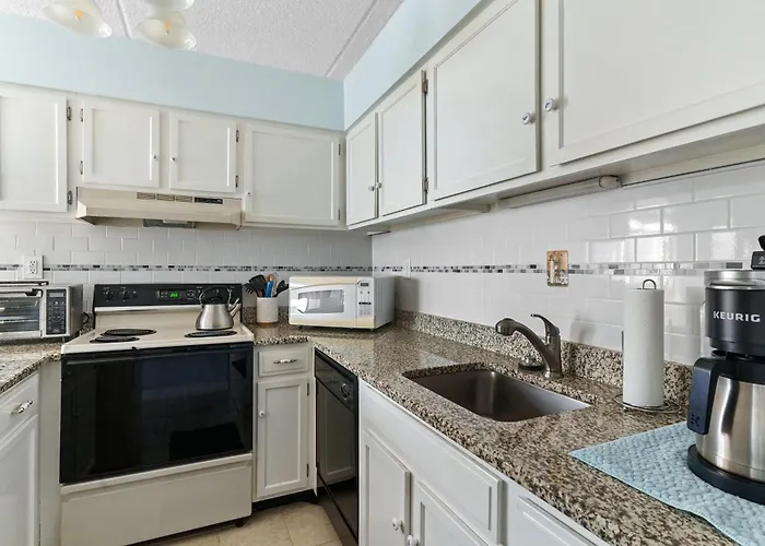 Oceanfront Atlantis W Open Balcony & Bay Sunset Views Holiday home