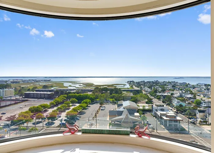 Oceanfront Atlantis W Open Balcony & Bay Sunset Views Holiday home